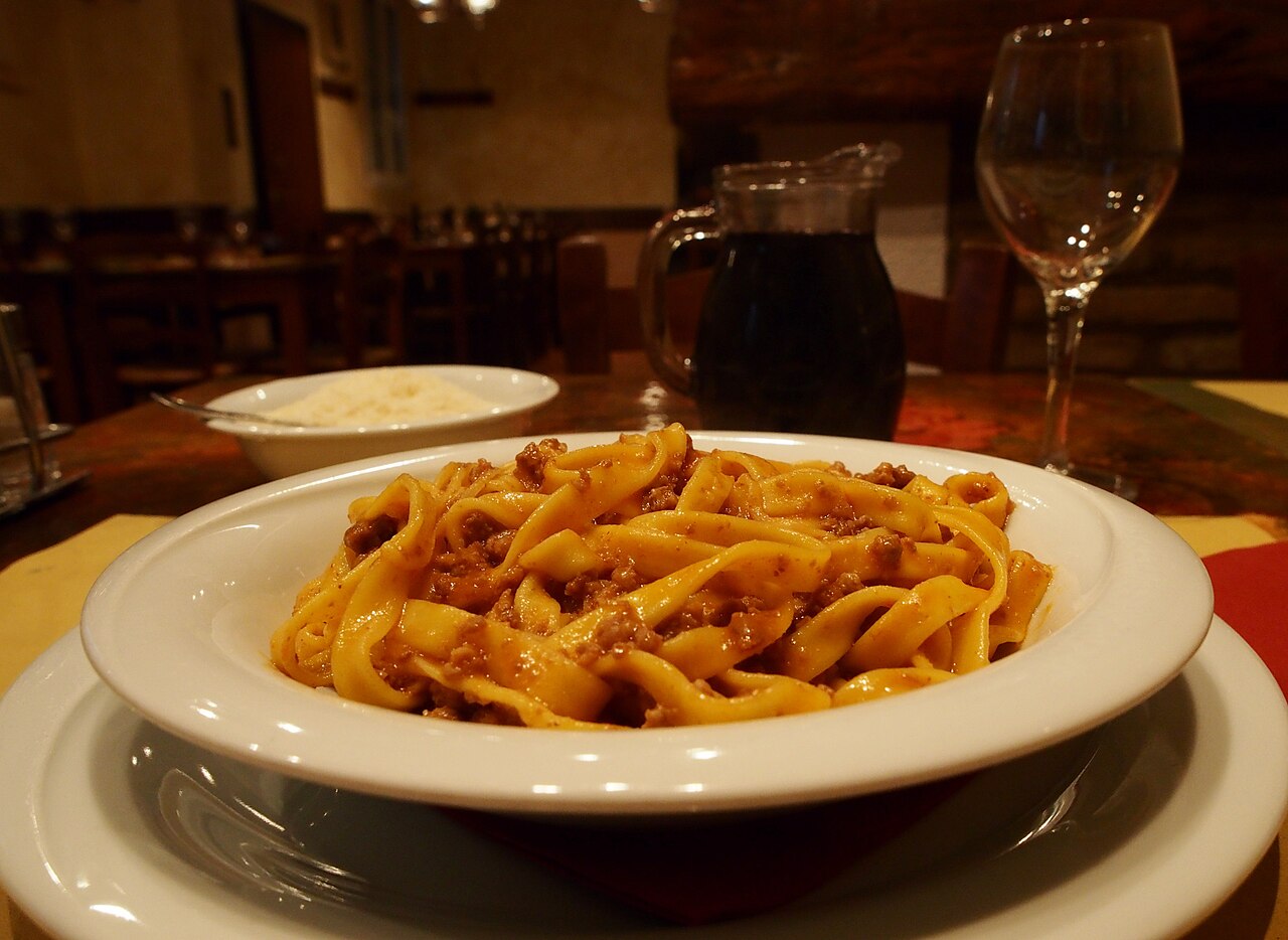 Tagliatelle al ragù toscano